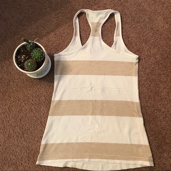 Lululemon size 4 top - Picture 2 of 3